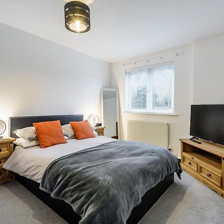 Stylish 2 Bedroom Apartment, Central Exeter, Parking On Site Екстер'єр фото
