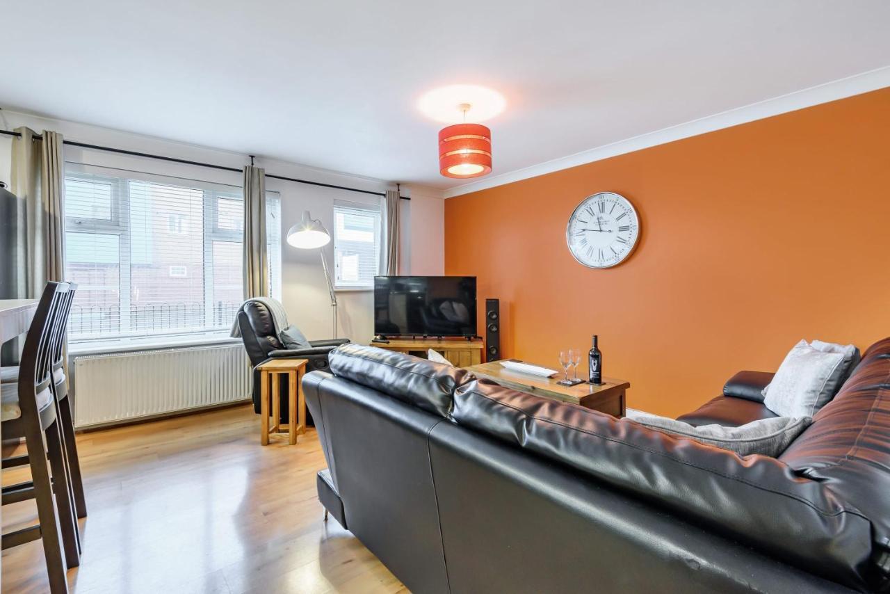 Stylish 2 Bedroom Apartment, Central Exeter, Parking On Site Екстер'єр фото