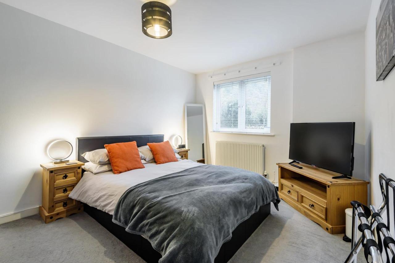 Stylish 2 Bedroom Apartment, Central Exeter, Parking On Site Екстер'єр фото