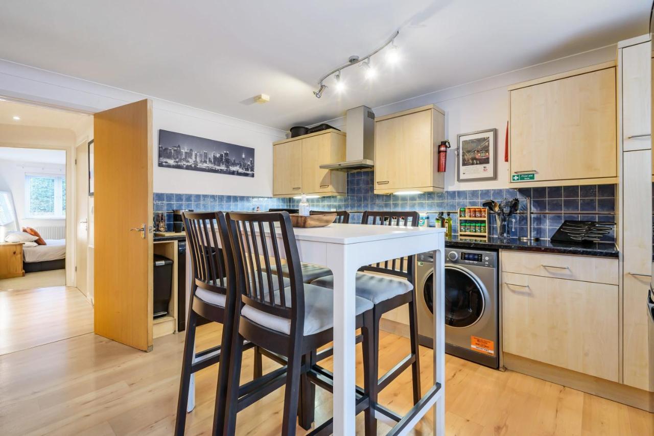 Stylish 2 Bedroom Apartment, Central Exeter, Parking On Site Екстер'єр фото