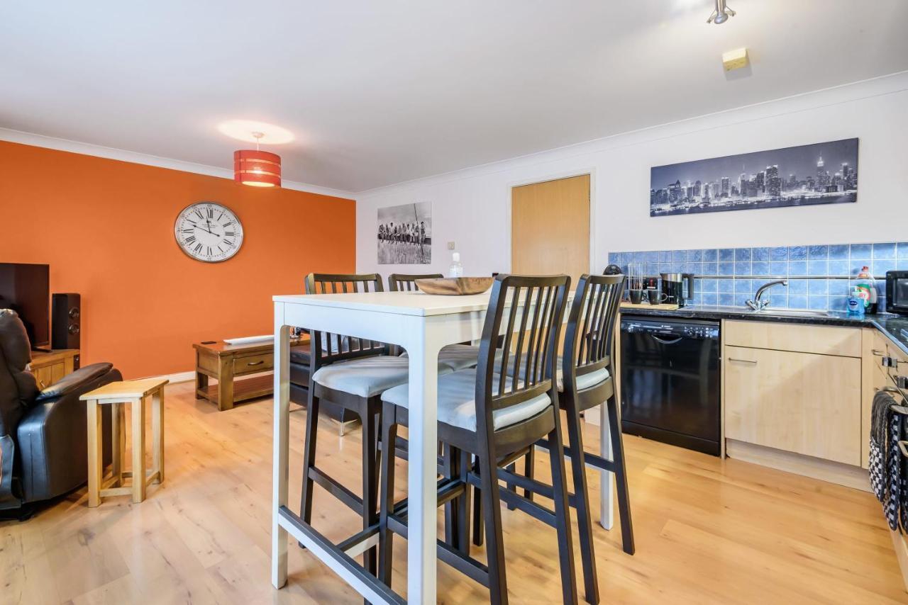 Stylish 2 Bedroom Apartment, Central Exeter, Parking On Site Екстер'єр фото
